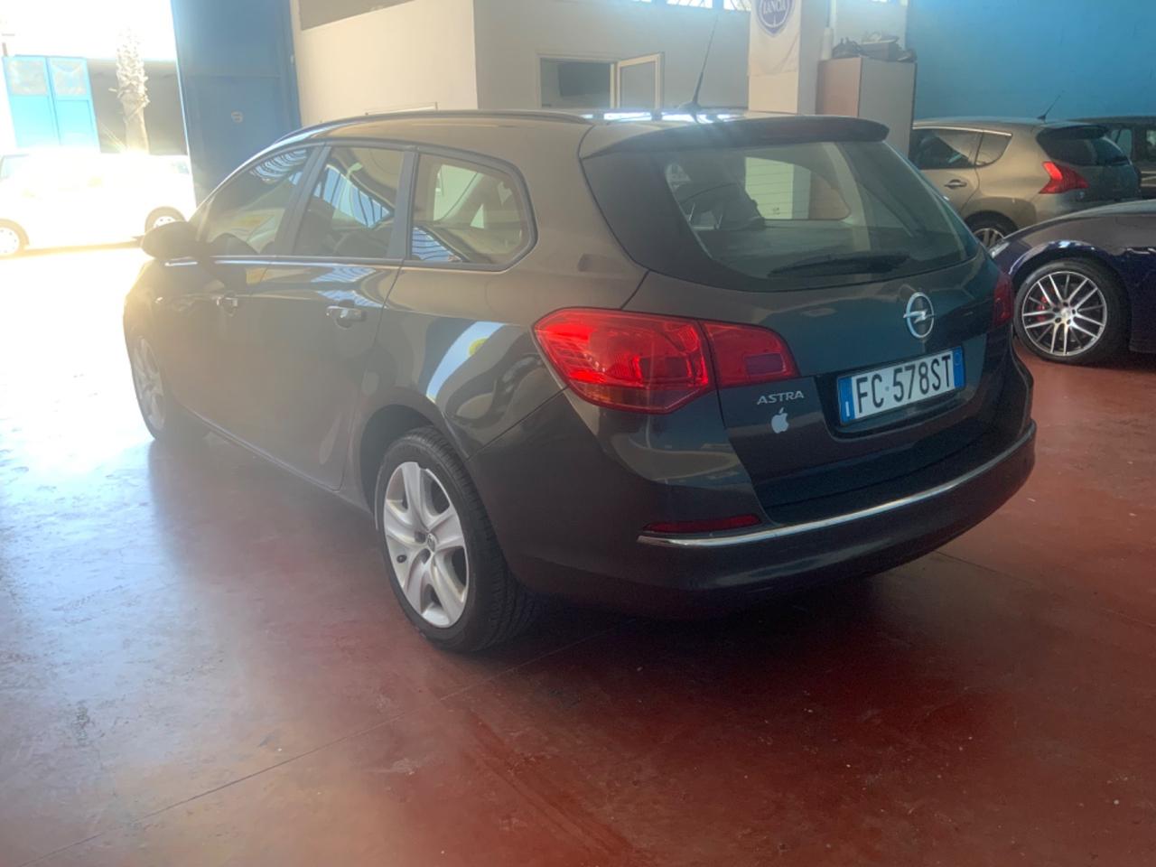 Opel Astra 1.4 Turbo 140CV Sports Tourer GPL Tech Elective