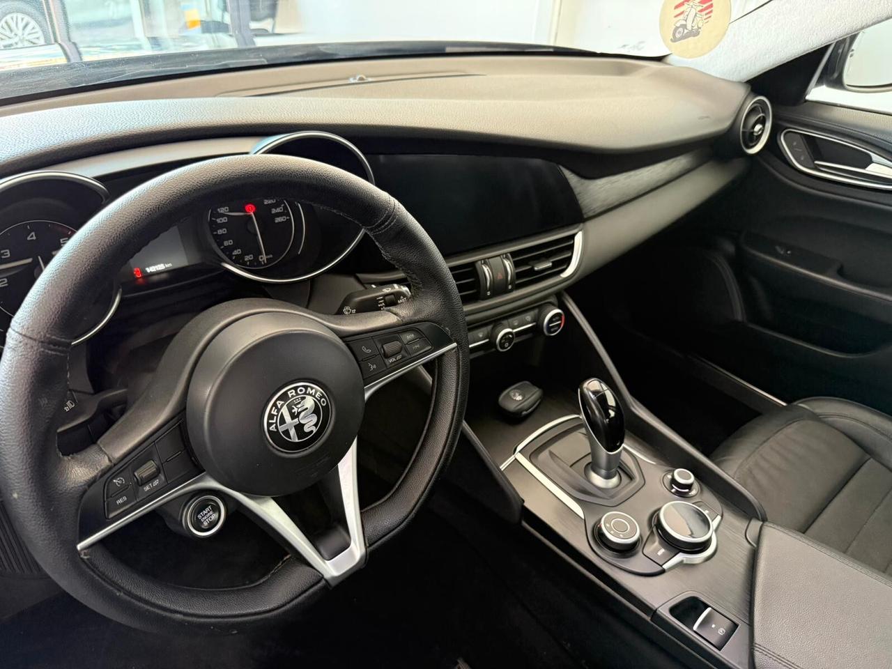 Alfa Romeo Giulia 2.2 Turbodiesel 180 CV AT8 Business Sport Launch Ed.