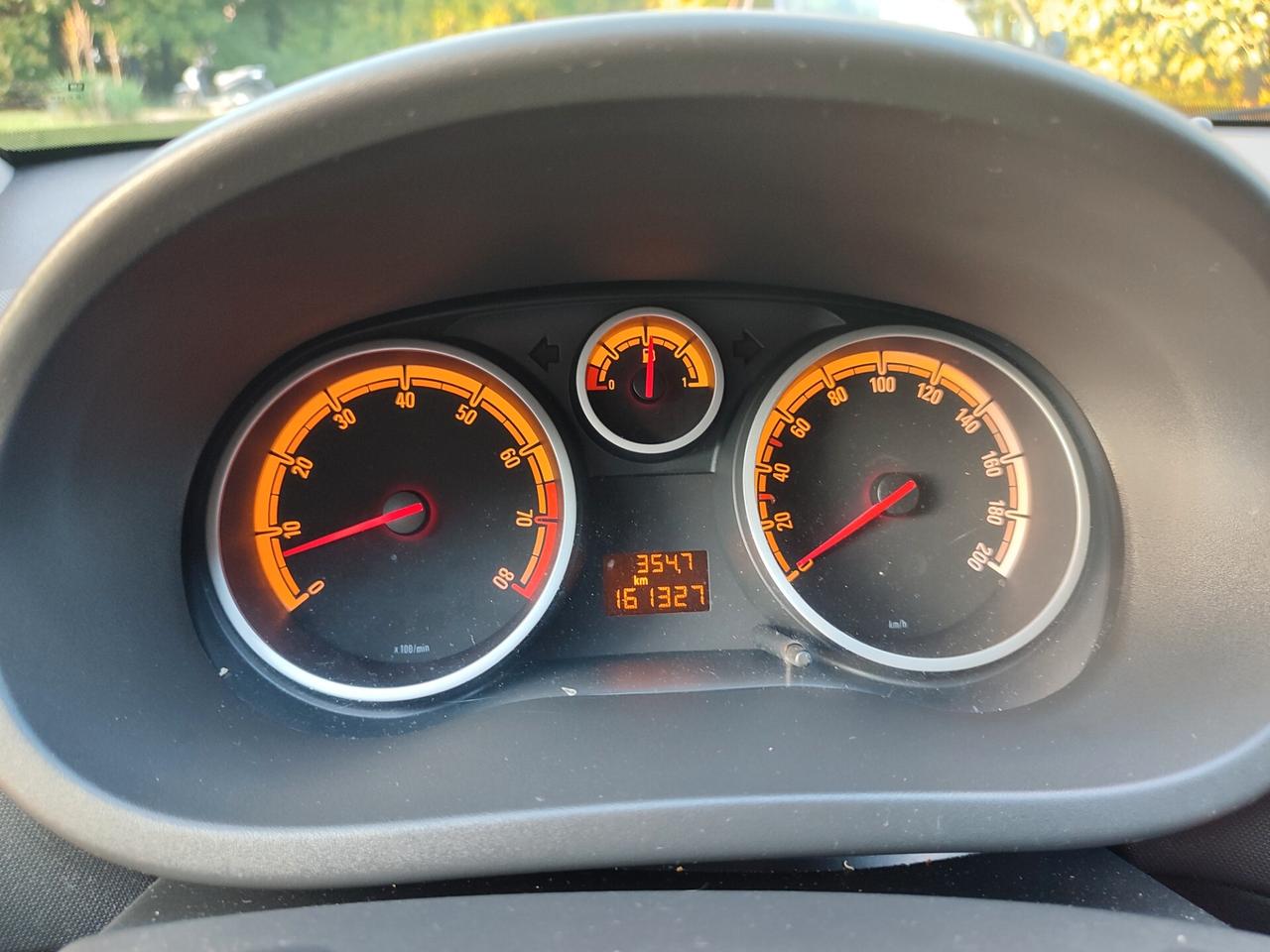 OPEL CORSA DEL 2013 A GPL DI CASA SCADENZA 2033 POCHI KM