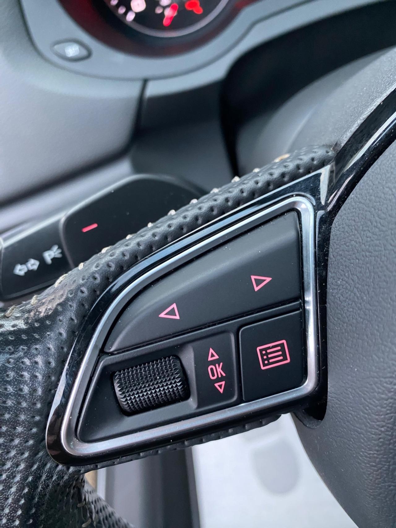 Audi Q3 2.0 TDI 120 CV S-tronic Sport S-Line