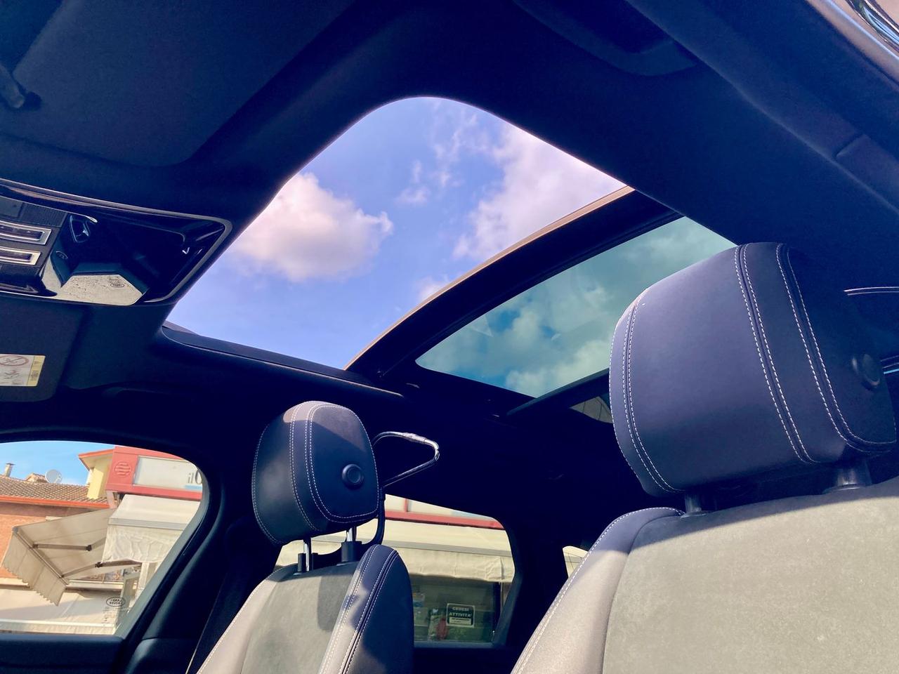 Land Rover Range Rover Velar D 240 R-Dynamic SE