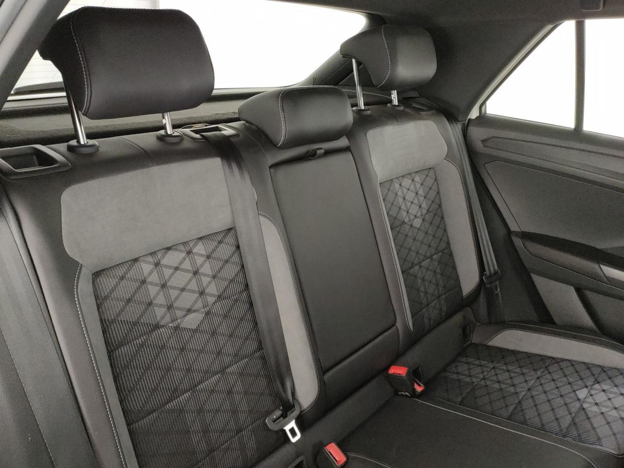 Volkswagen T-Roc 1.0 tsi r-line 110cv