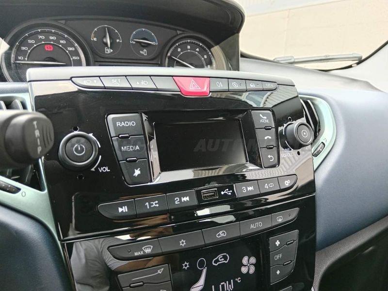 Lancia Ypsilon Ypsilon 1.0 firefly hybrid Oro s&s 70cv