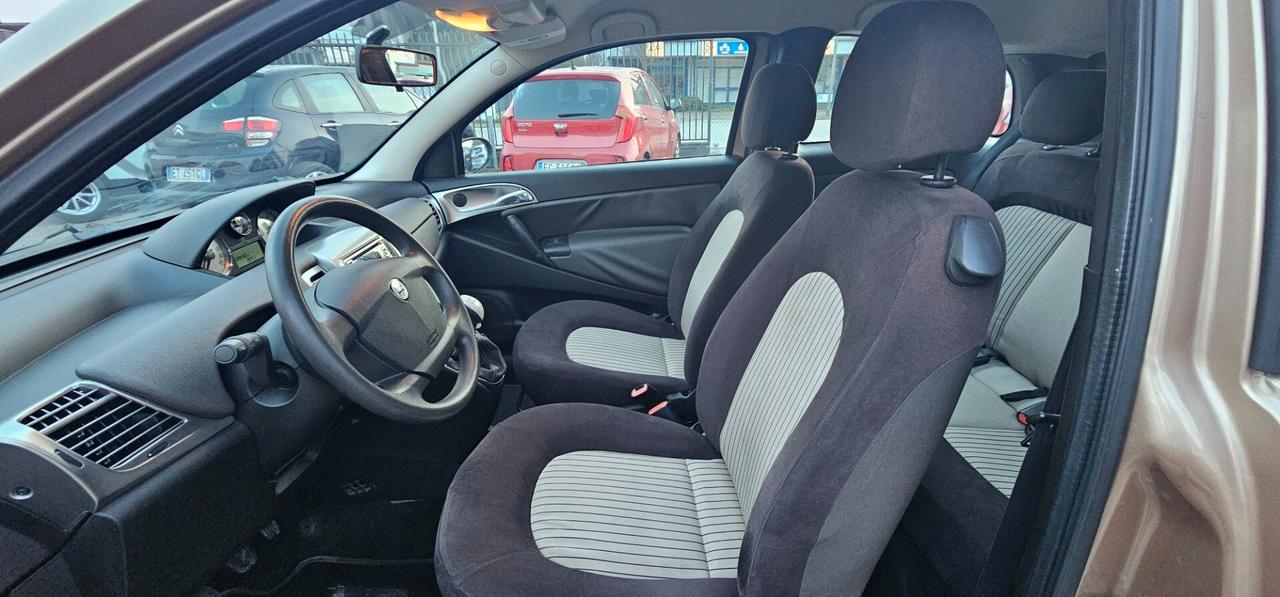 Lancia Ypsilon 1.2 Argento