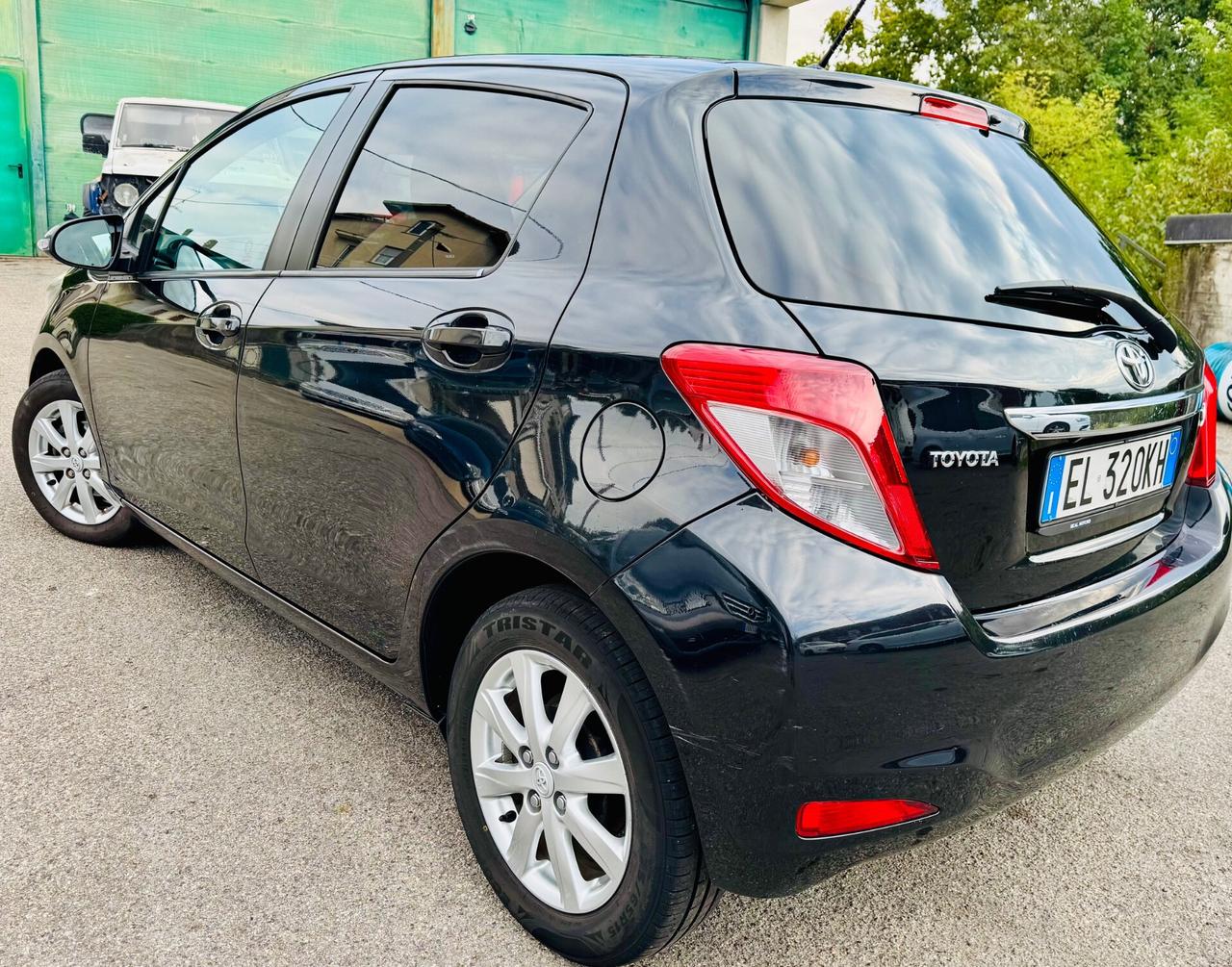 Toyota Yaris 1.0 5 porte Lounge OK NEOPATENTATI