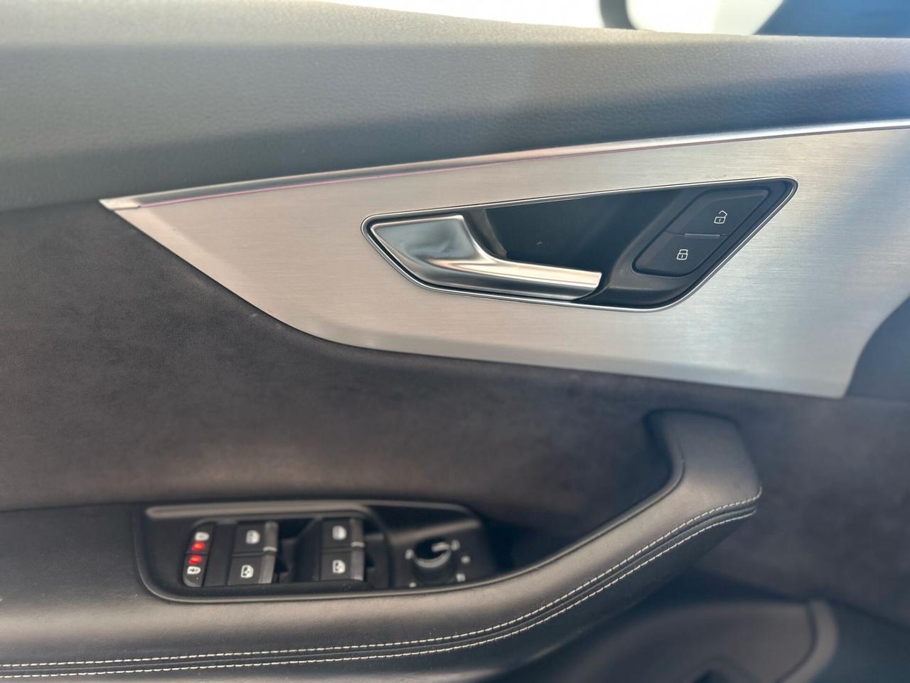 Audi Q8 50 TDI 286 CV quattro S LINE 2019