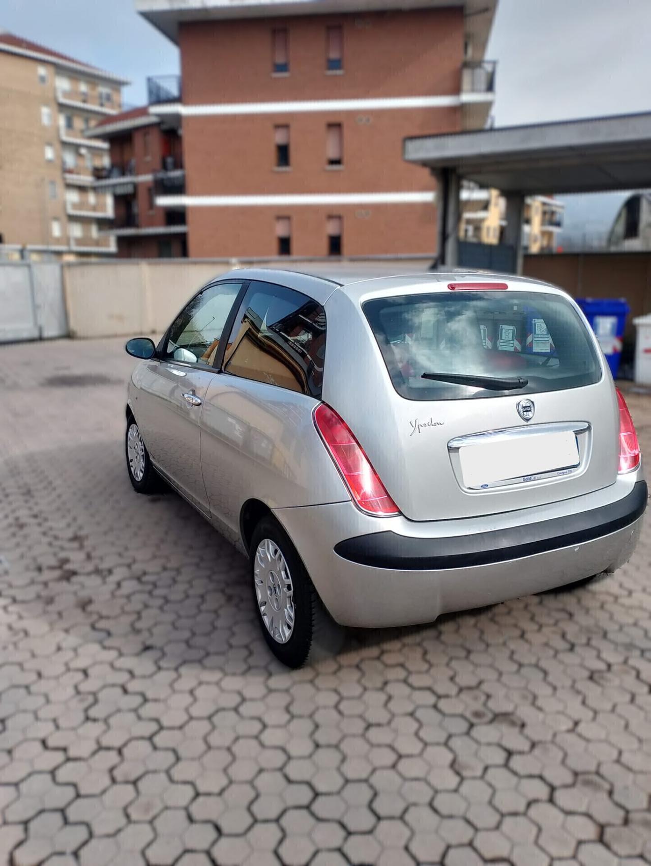 Lancia Ypsilon - APERTI AD AGOSTO