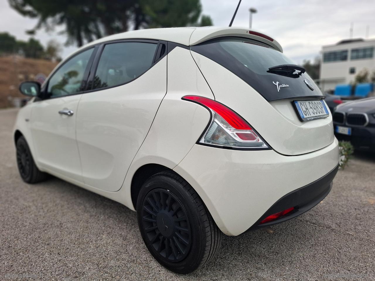 LANCIA Ypsilon 1.0 FireFly 5p.S&S Hybrid Silver