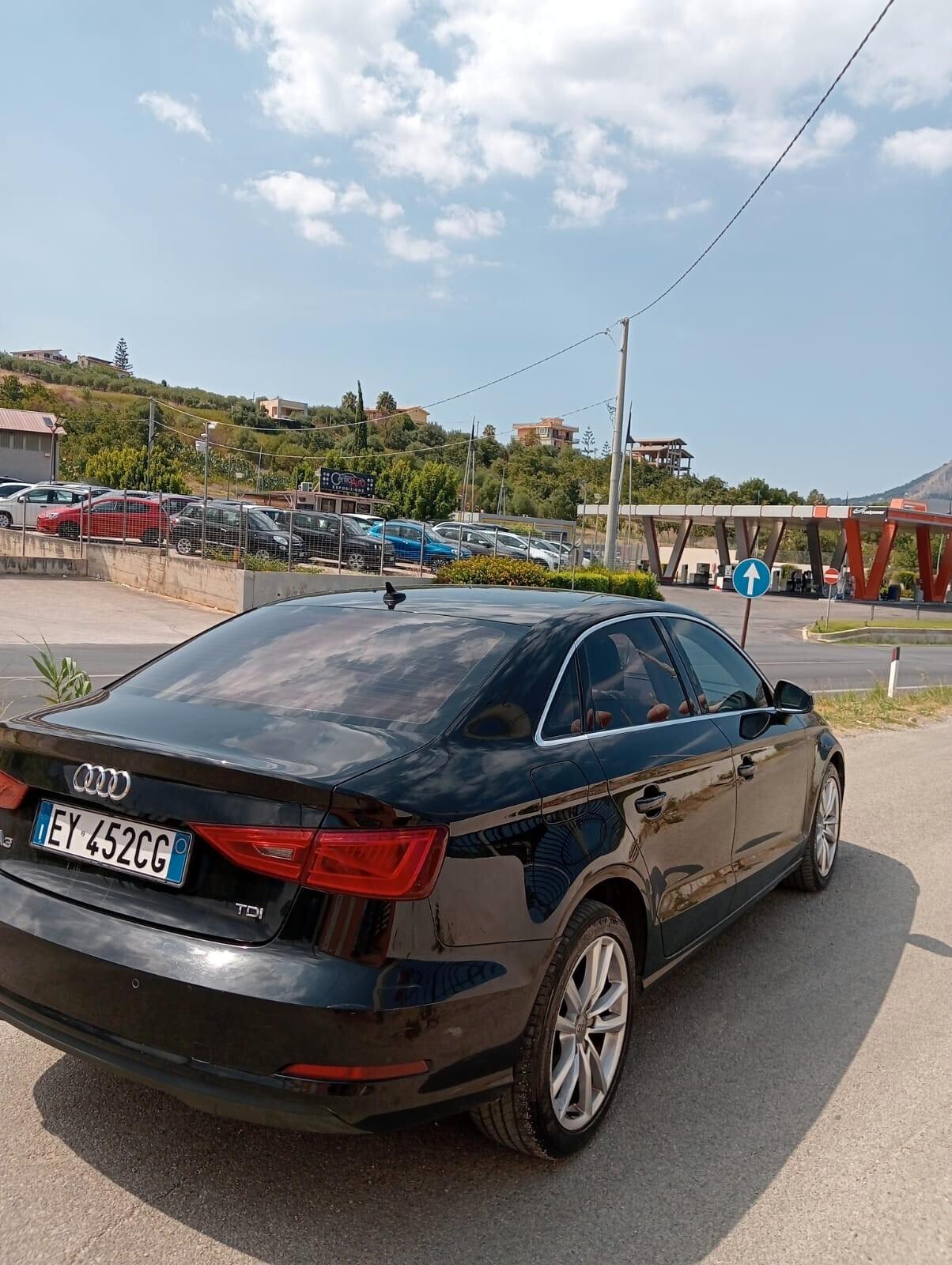 Audi A3 Sedan 1.6 TDI clean diesel quattro edition