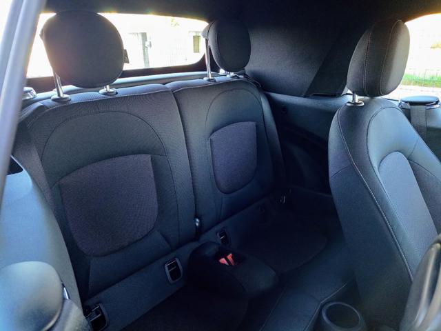 MINI Mini 1.5 Cooper Essential Cabrio