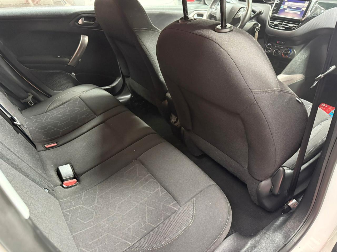 Peugeot 2008 1.2 82cv PureTech Allure - 2016