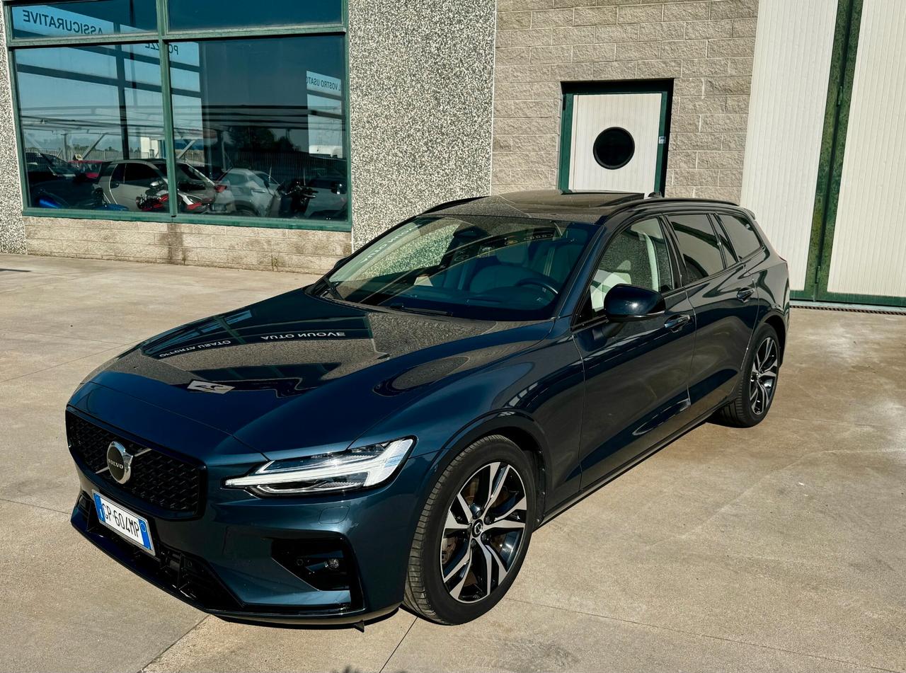 Volvo V60 2.0 B5 Ultimate Dark R Design 4x4 Mild Hybrid