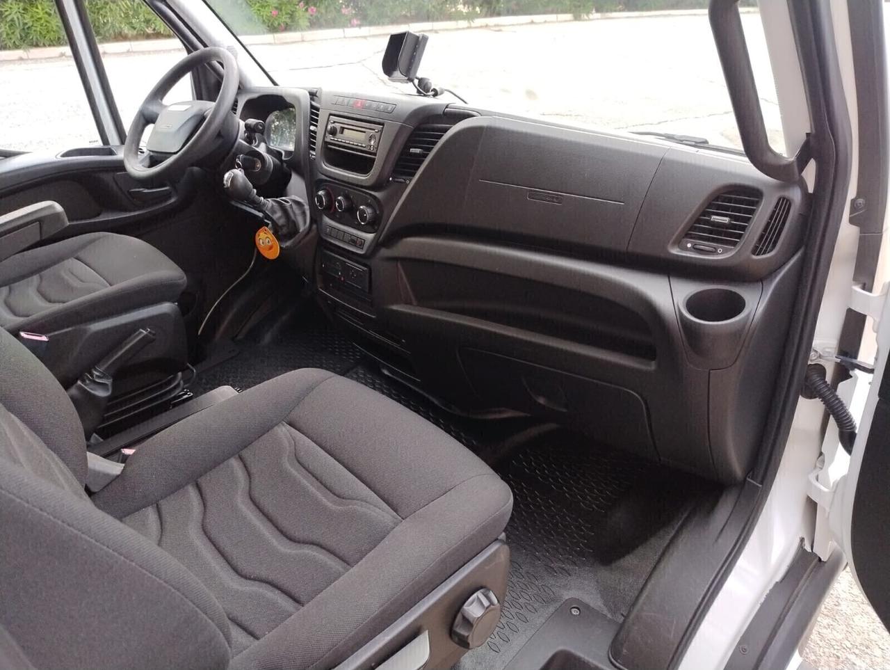 Iveco Daily 60C17 Passo 4750 con Pedana - 2016