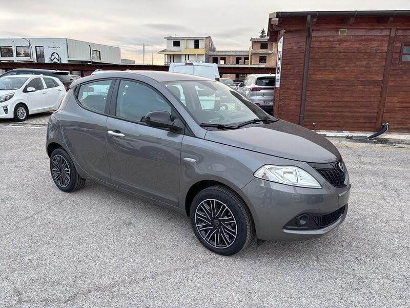 Lancia Ypsilon 1.0 FireFly 5 porte S&S Hybrid Oro