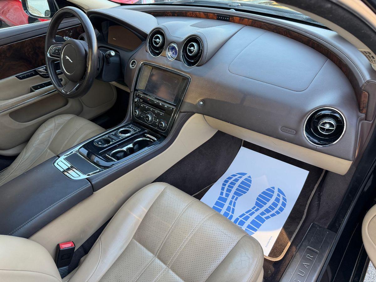 JAGUAR - XJ - 3.0D V6 Premium Luxury