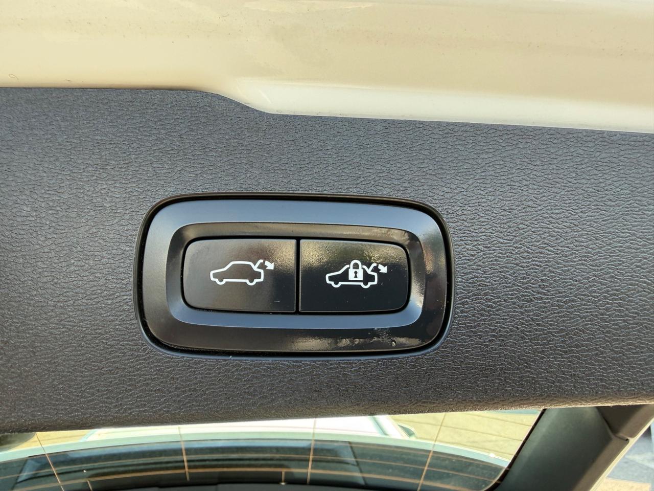 Volvo V60 B4 2.0 197 CV Geartronic Momentum Business Pro