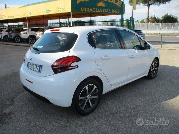 Peugeot 208 208ALLURE LED/CAR PLAY KM CERTIFIC