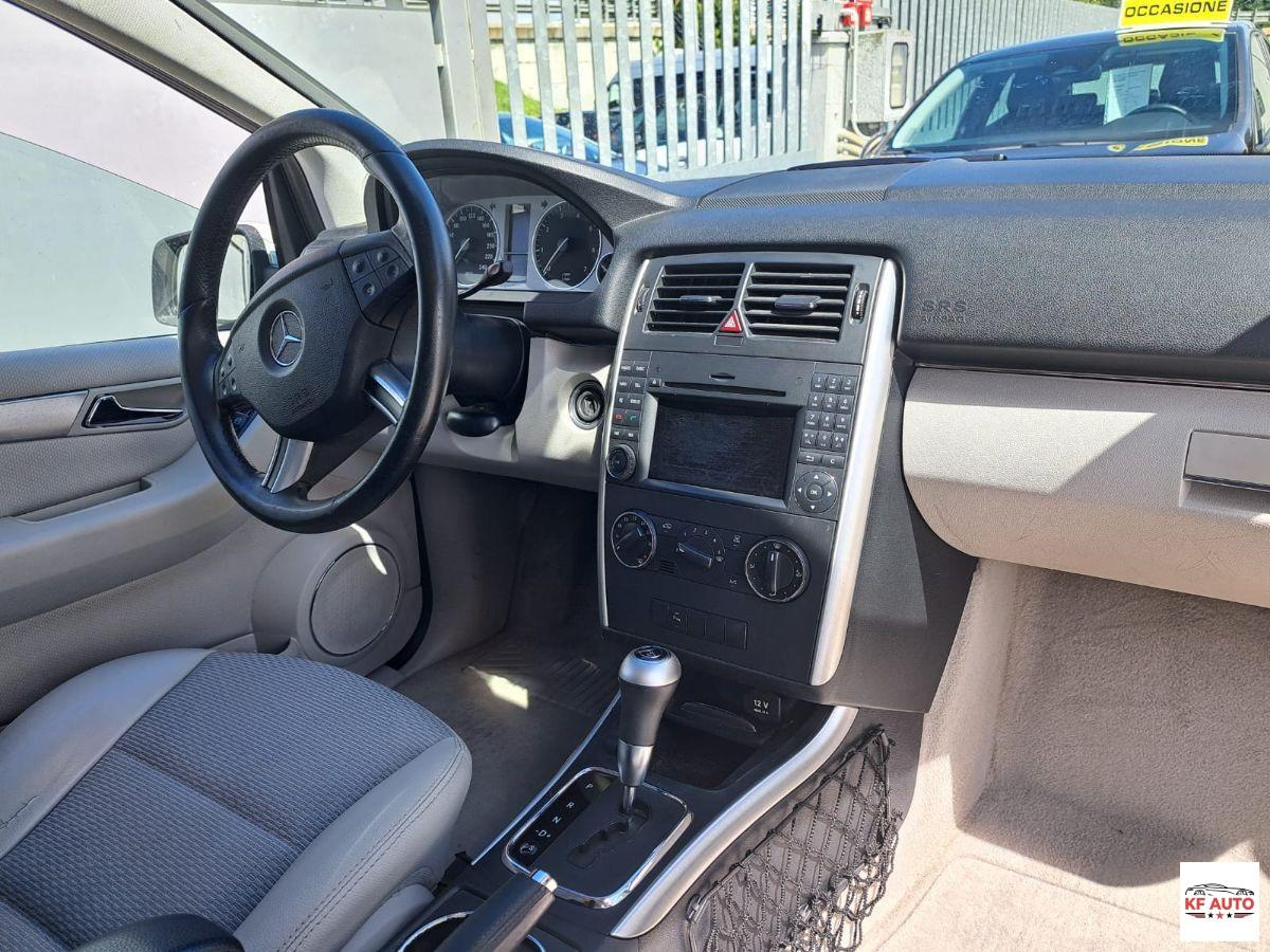MERCEDES - Classe B - 180 AUTOMATIC Premium