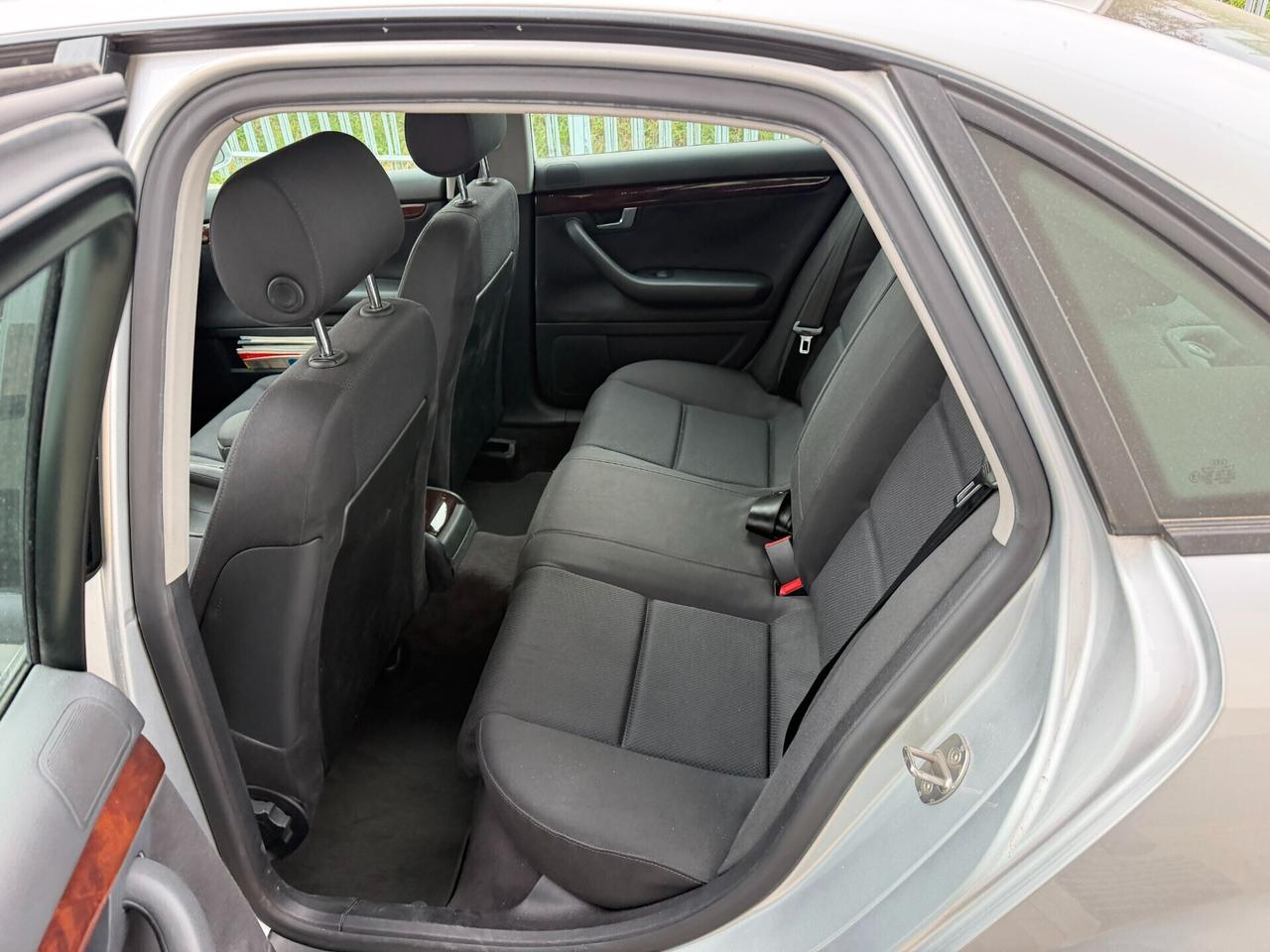 Audi A4 2.5 V6 TDI cat