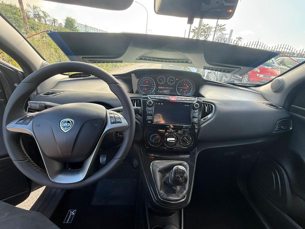 Lancia Ypsilon 0.9 TwinAir 85 CV 5 porte Metano Ecochic Elle