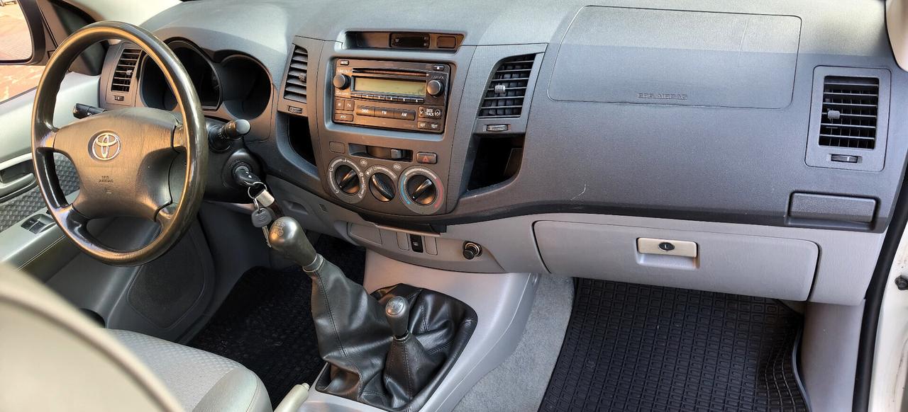 Toyota Hilux 2.5 D-4D 4WD Extra Cab PICK UP