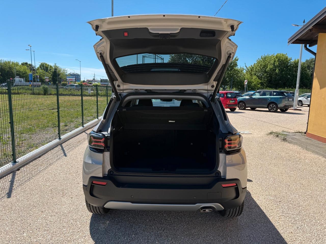 Jeep Avenger 1.2 Turbo 100 CV MHEV Summit