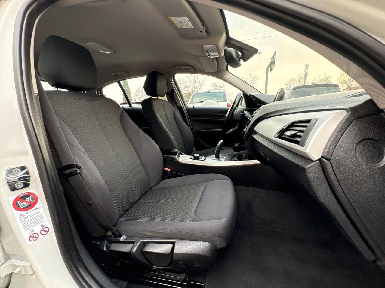 BMW SERIE 1 BENZINA AUTOMATICA SI A NEOPATENTATI