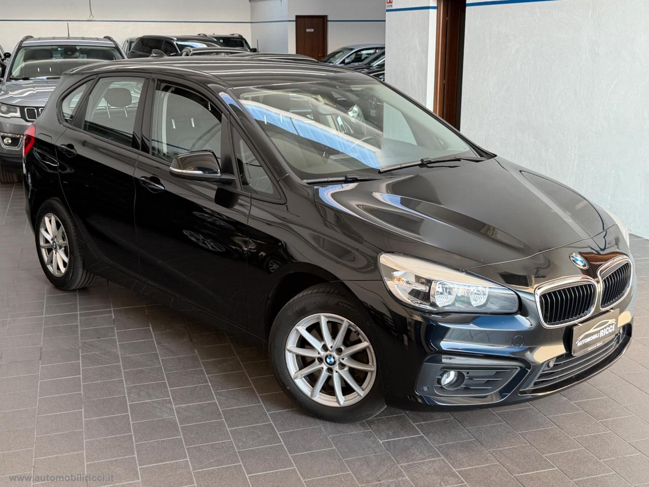 BMW 220i Active Tourer Advantage