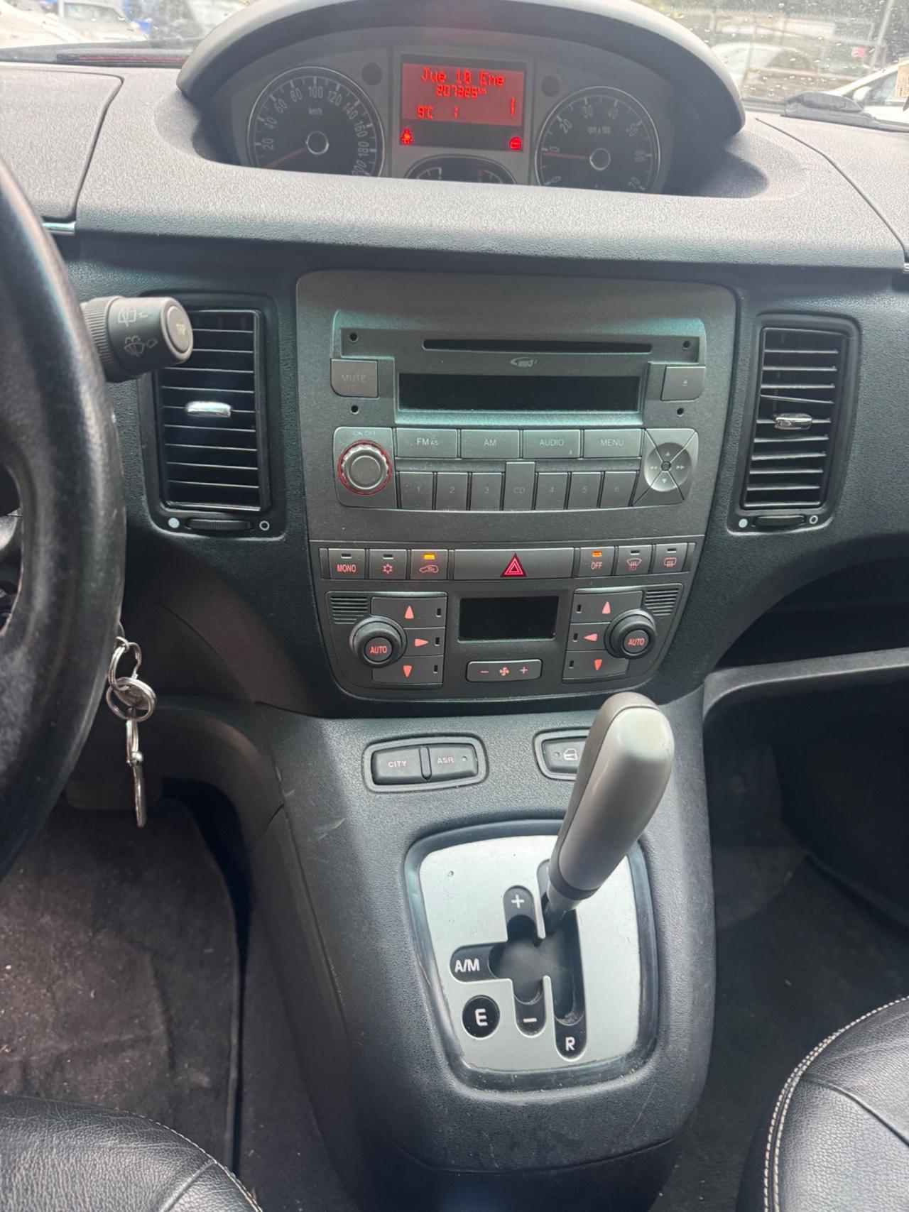 Lancia MUSA 1.3 Mjt 95 CV DFN Platinum 2011