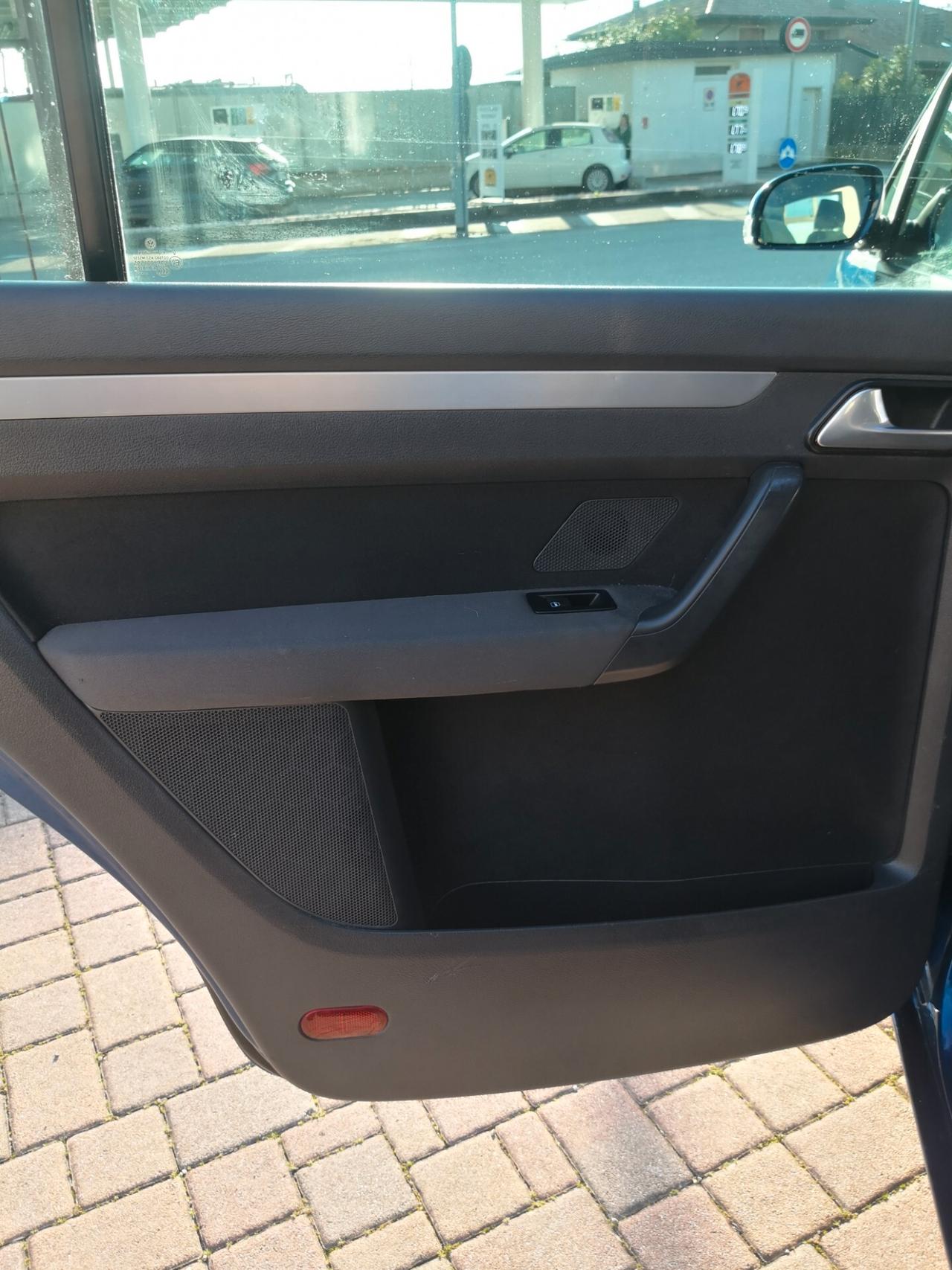 Volkswagen Touran 2.0 metano 7 posfi