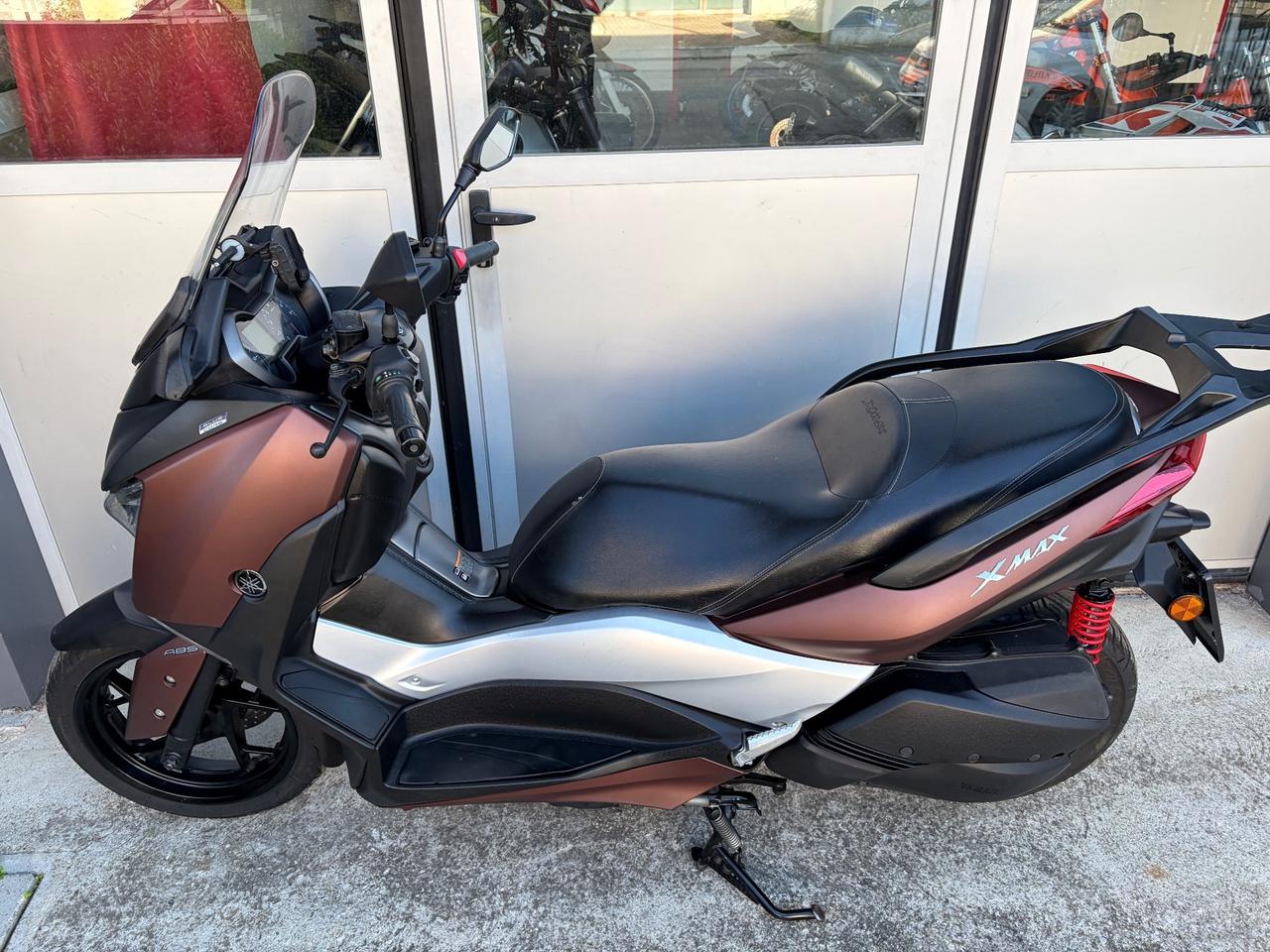 Yamaha X-Max 300