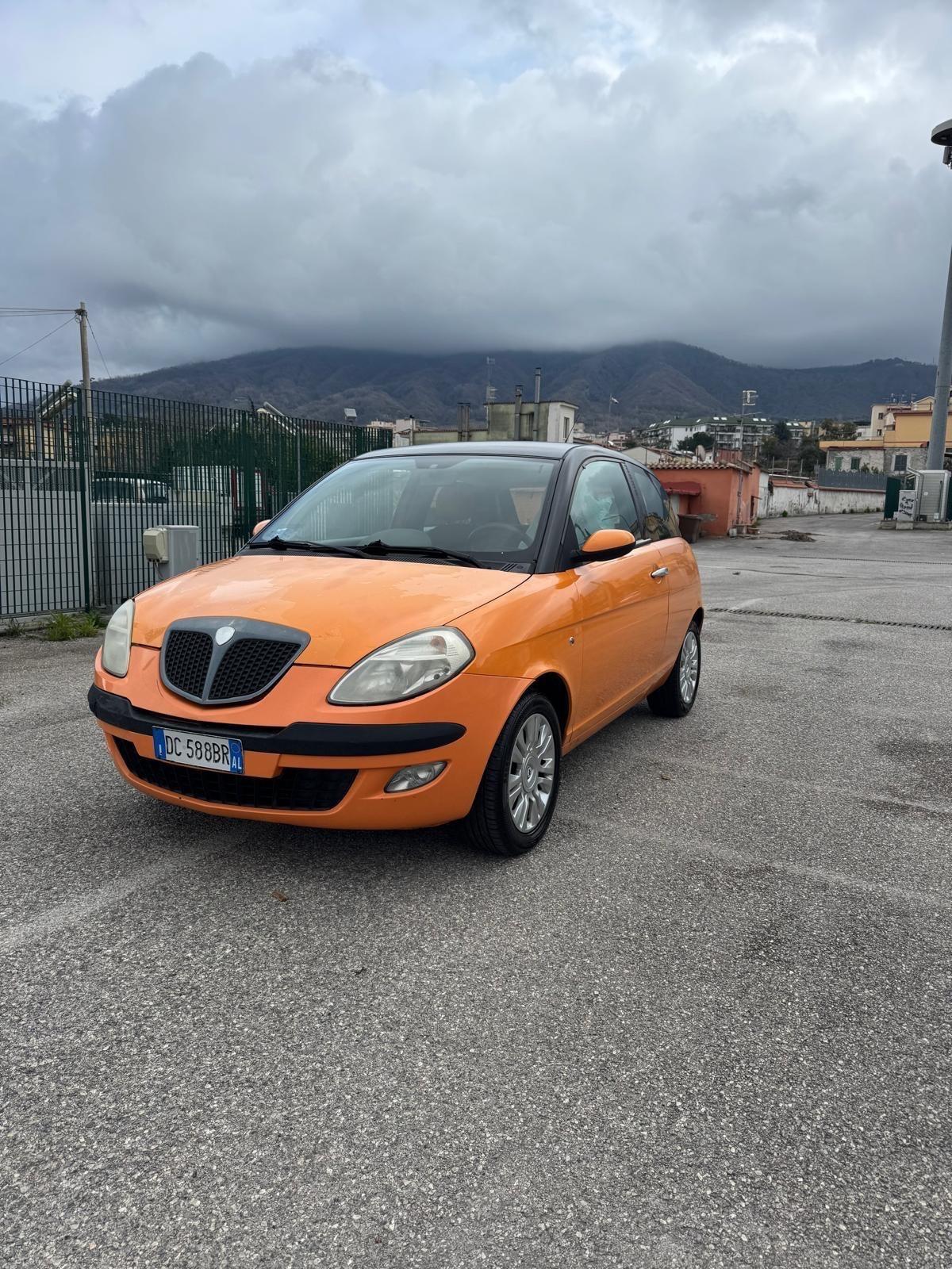 Lancia Ypsilon 1.2 Momo Design 8V NEOPATENTATI