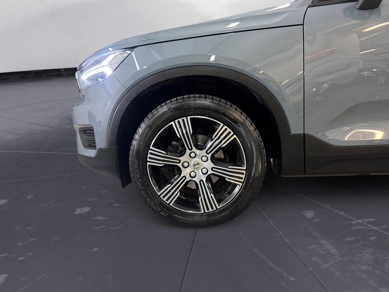 VOLVO XC40 2.0 d3 Momentum Core auto