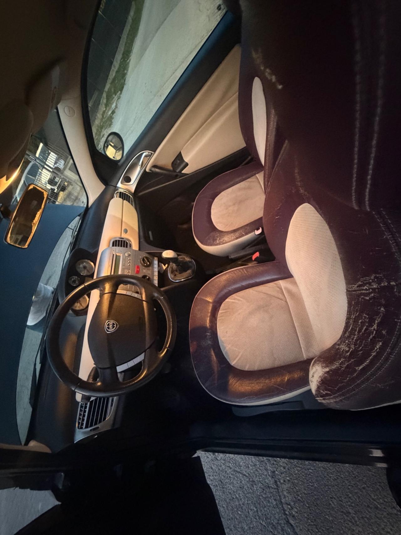 Lancia Ypsilon 1.2 Argento