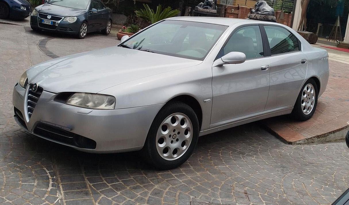 Alfa Romeo 166 2.4 JTD cat Distinctive