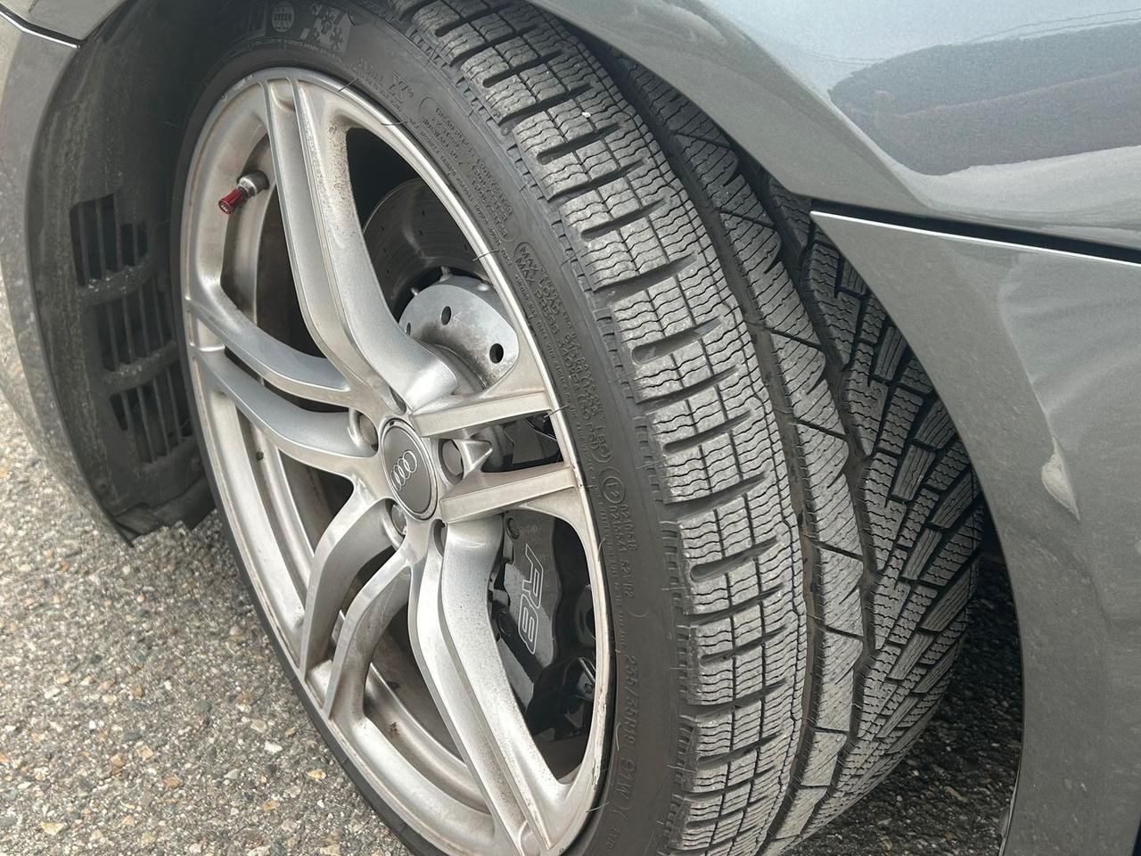 Audi R8 Plus 4.2 FSI #8771