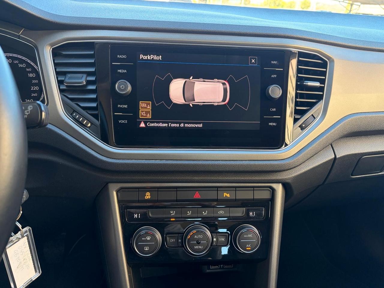 Volkswagen T-Roc 1.6 TDI SCR Business BlueMotion Technology