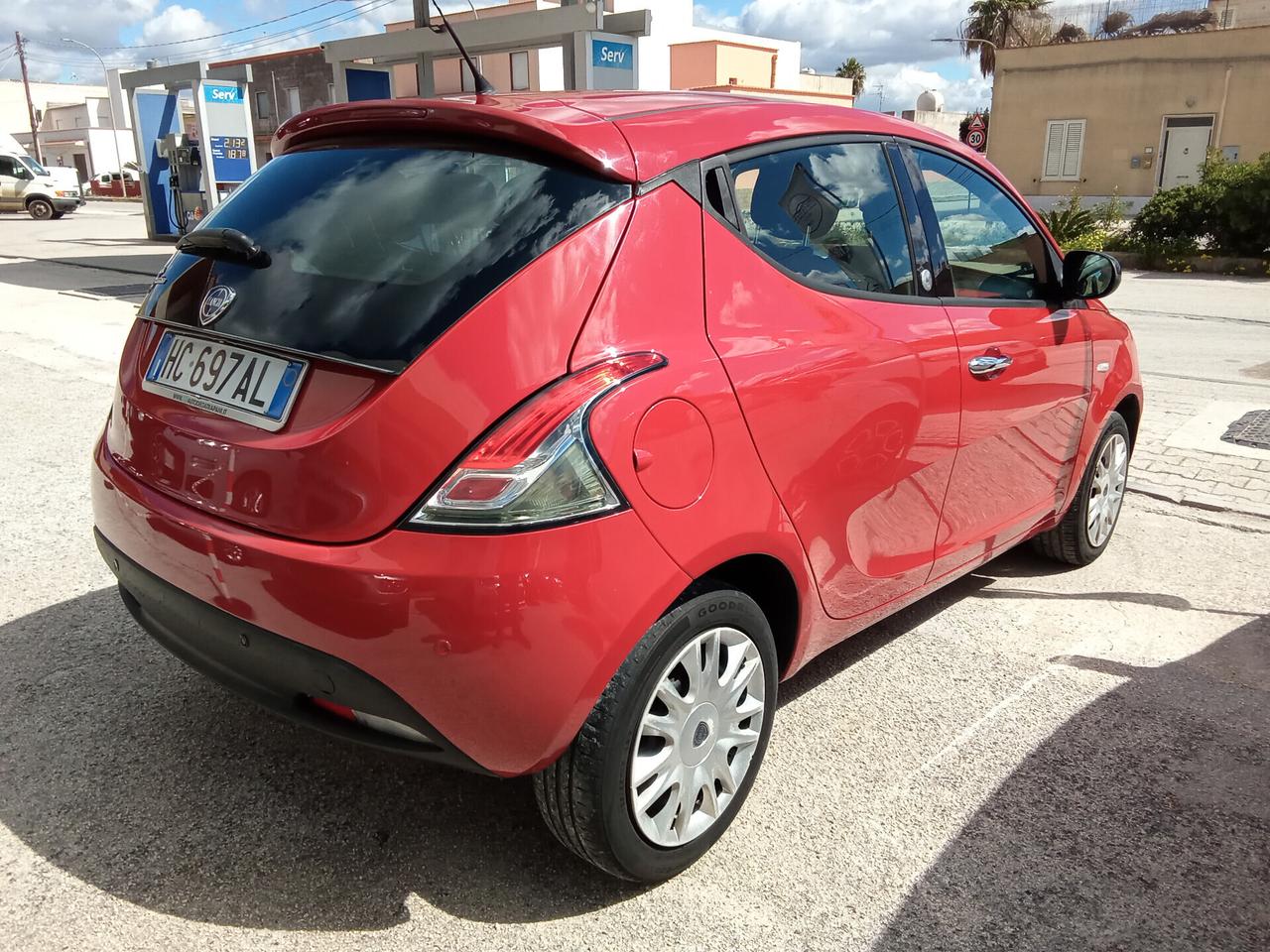 Lancia Ypsilon 1.2 69 CV GPL Ecochic Silver