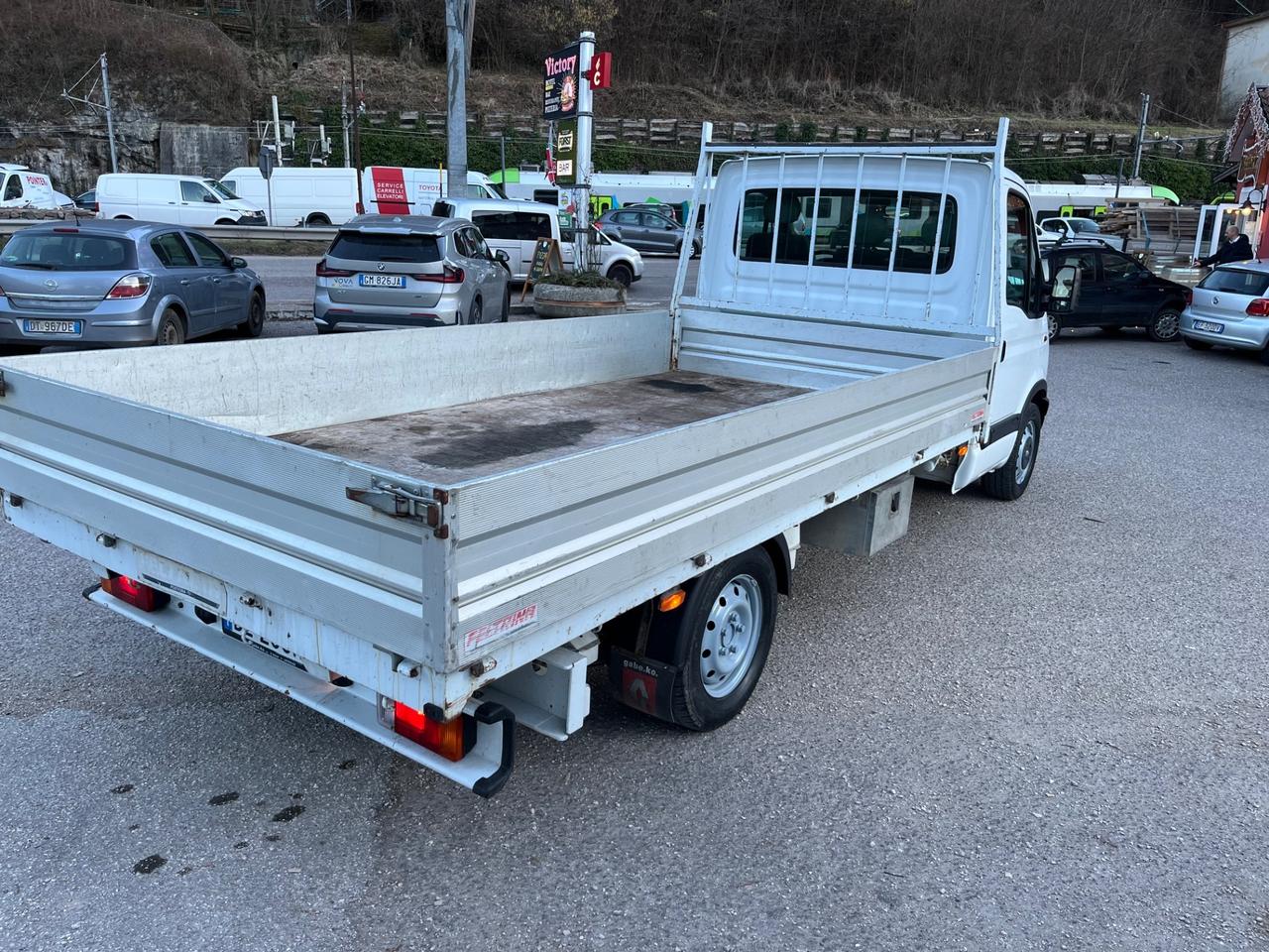 Renault Master 2.5 dCi -CASSONE 4 metri