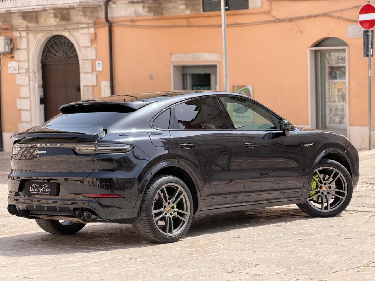 Porsche Cayenne COUPE 3.0 V6 462 CV E-HYBRID