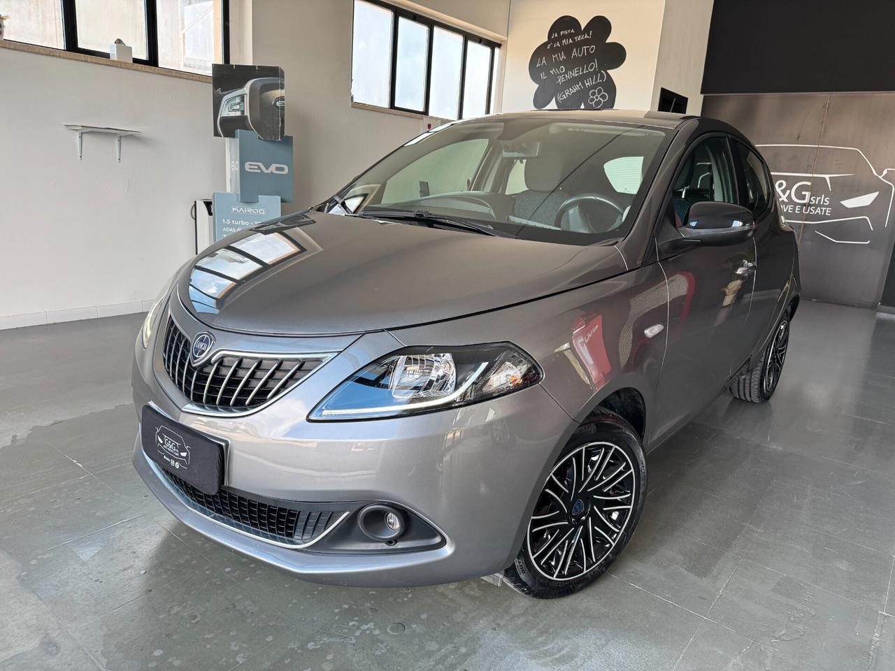 Lancia Ypsilon 1.0 FireFly Hybrid Gold - 2023
