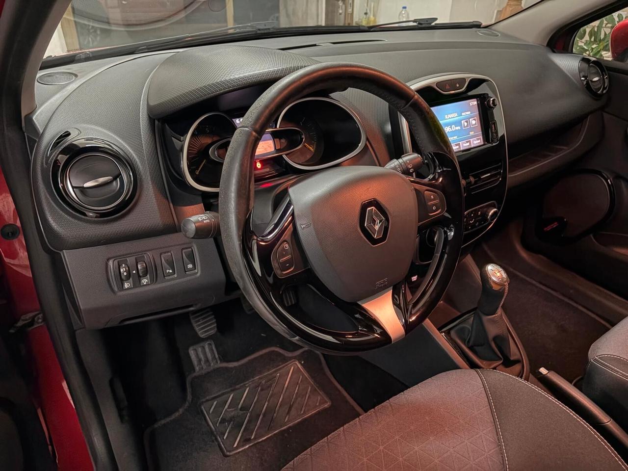 RENAULT CLIO 1.5 DCI S&S 5 PORTE ENERGY