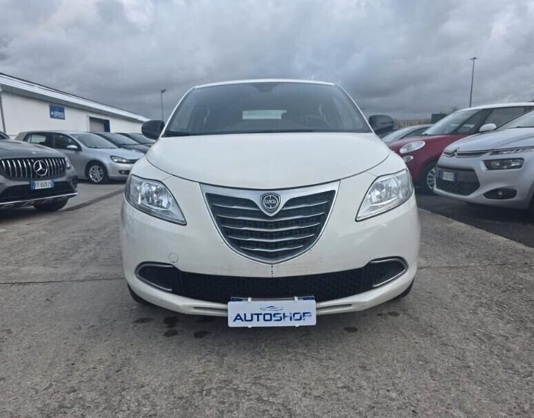 Lancia Ypsilon 1.2 69 CV 5 porte Gold