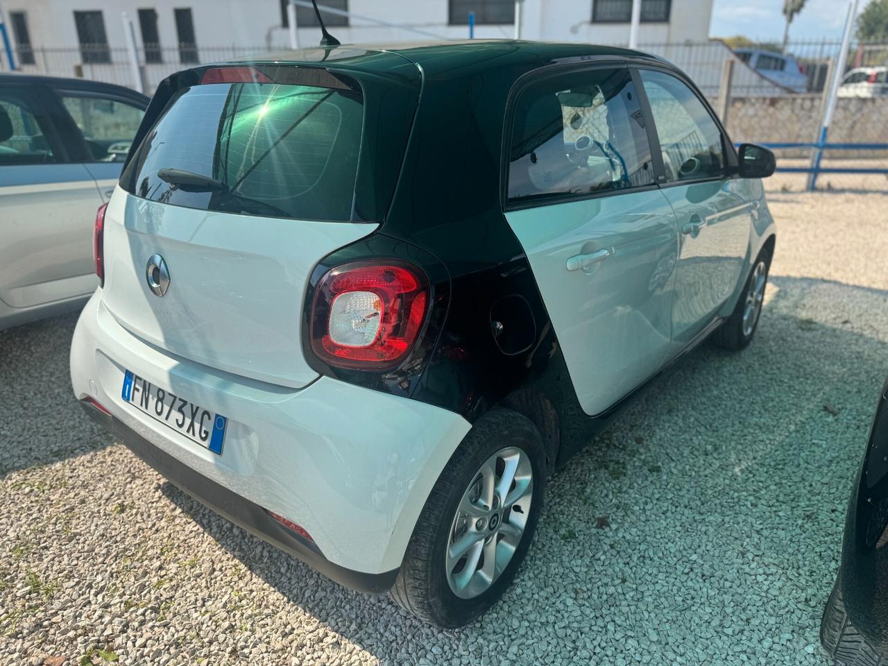Smart ForFour 1000 benzina km certificati 2016