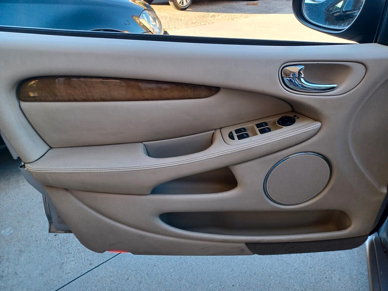 Jaguar X-Type Jaguar X-Type 2.5 V6 24V cat Executive