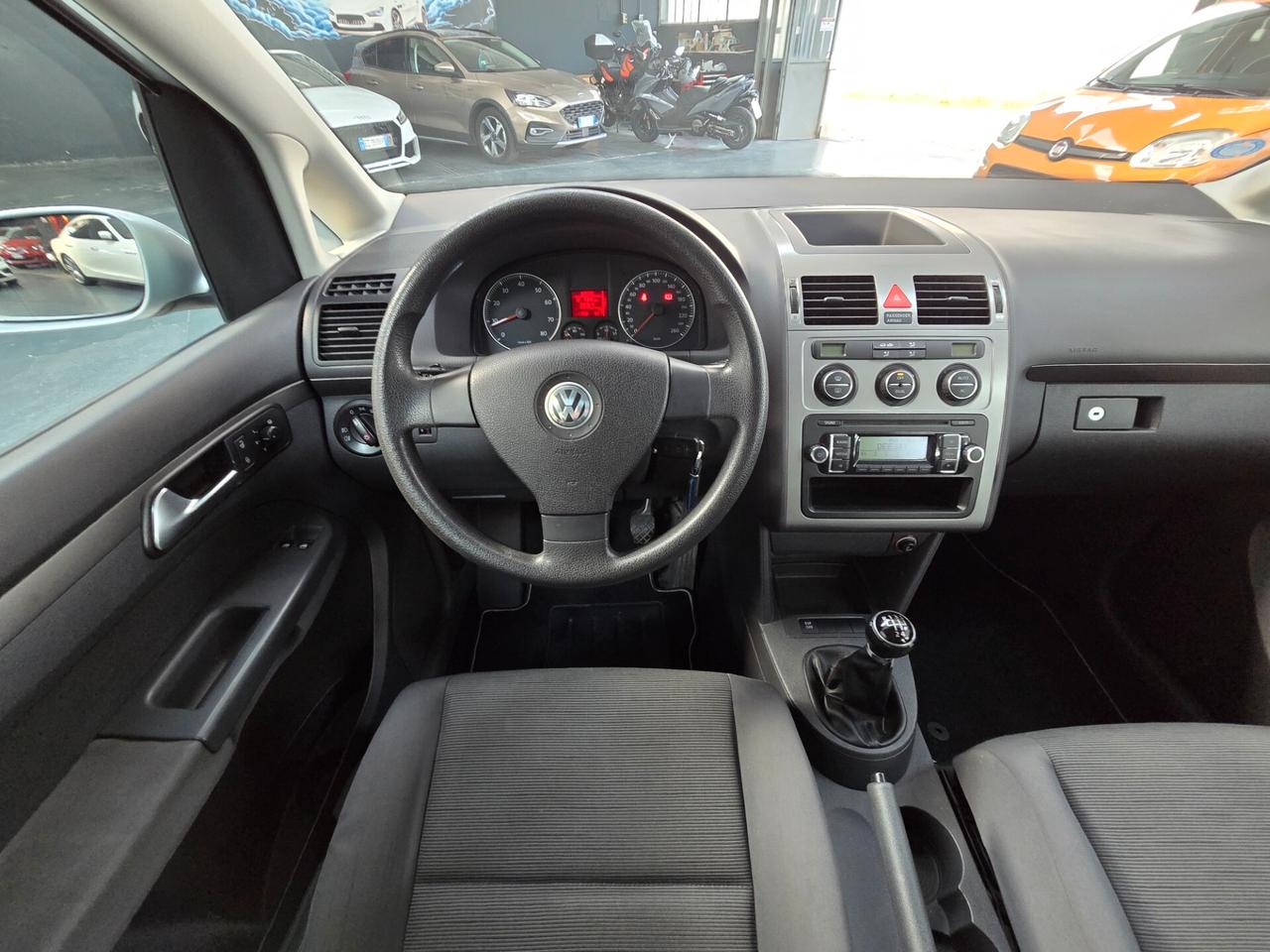 VOLKSWAGEN TOURAN 2.0 ECOFUEL HIGHLINE 7P