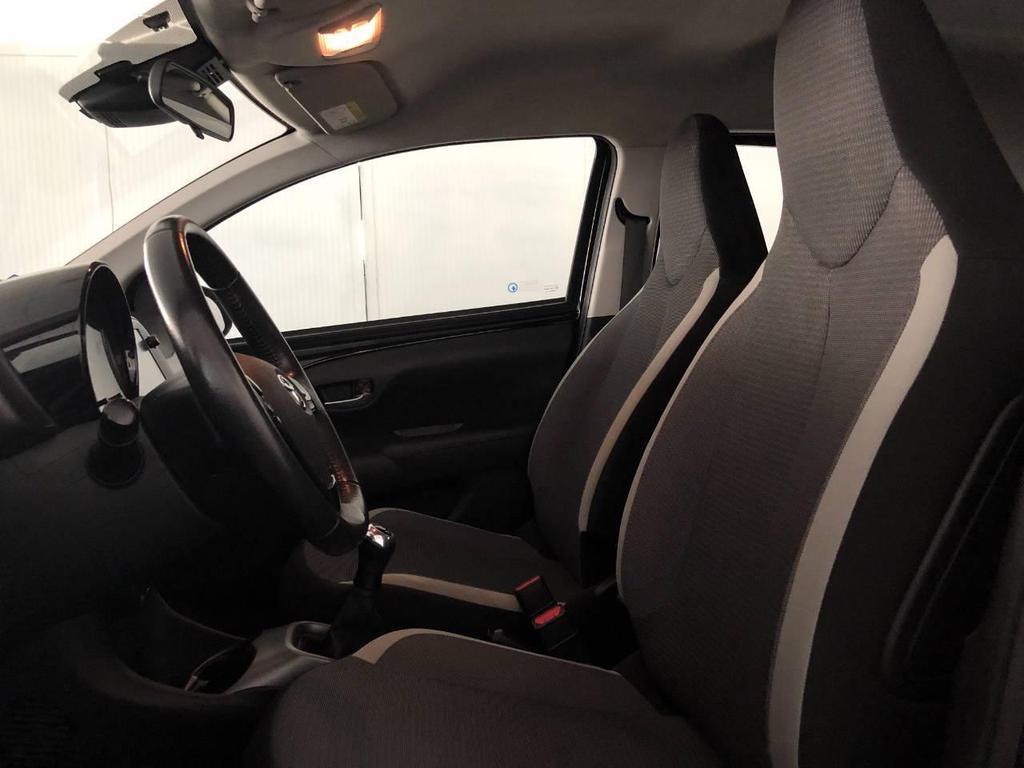 Toyota Aygo 5 Porte 1.0 VVT-i x-play