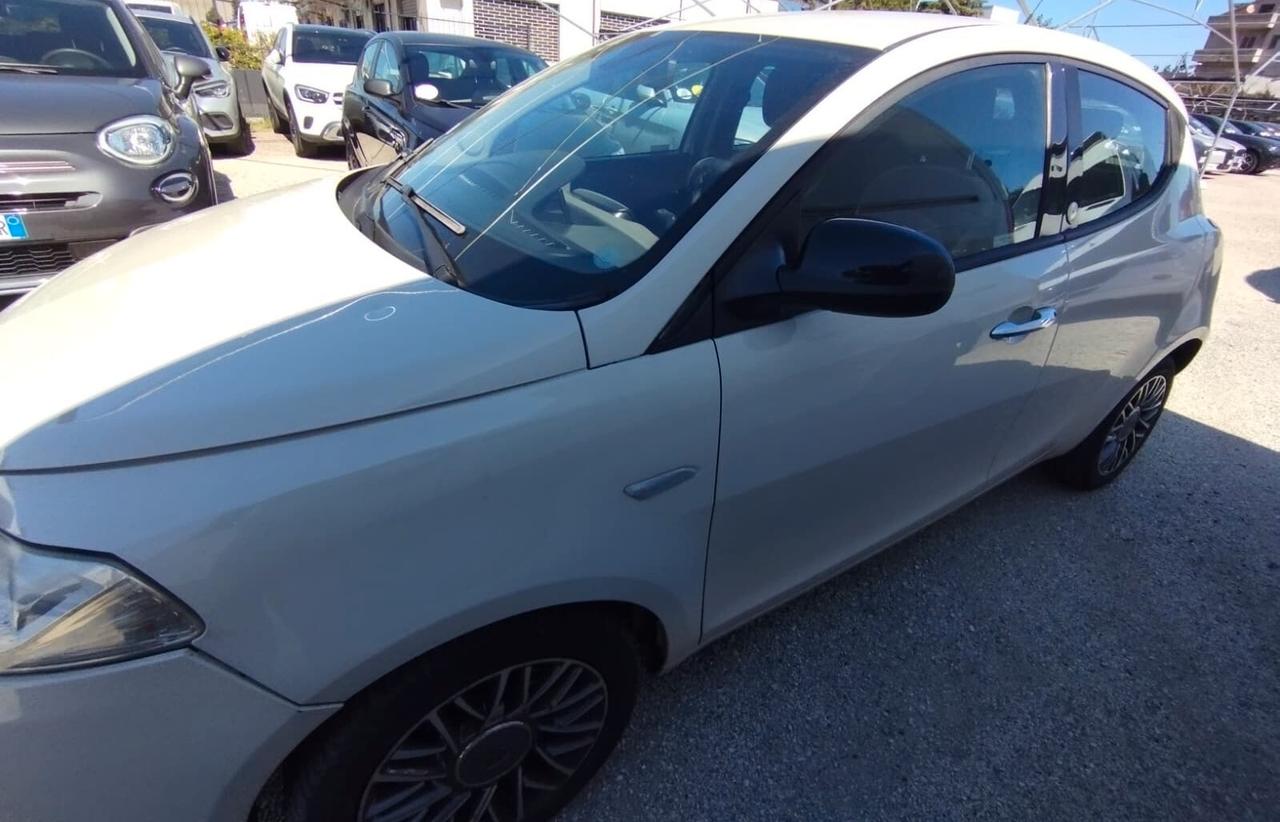 Lancia Ypsilon 1.2 69 CV 5 porte GPL Ecochic Silver