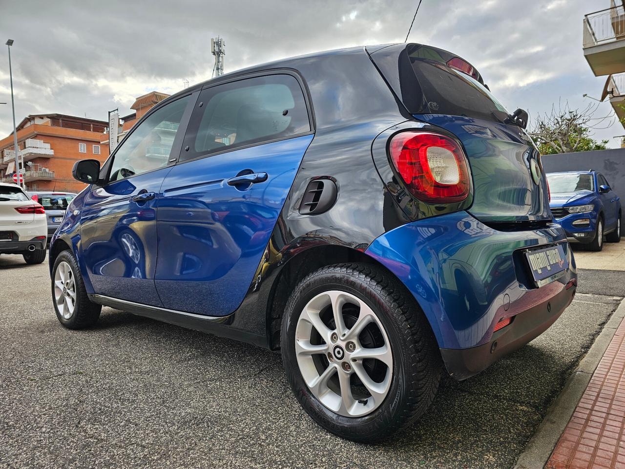 Smart ForFour 90 0.9 Turbo twinamic Passion SENSORI TAGL UFF LED