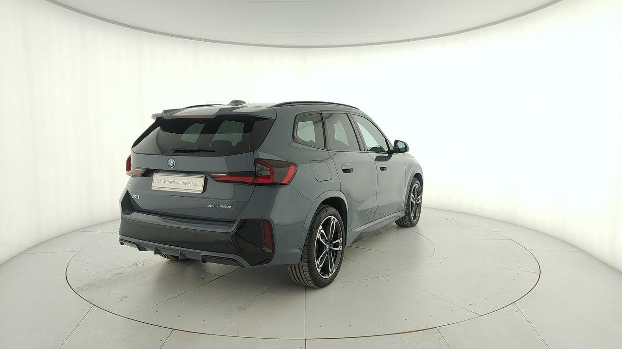 BMW X1 U11 - X1 xdrive 25e MSport Pro auto